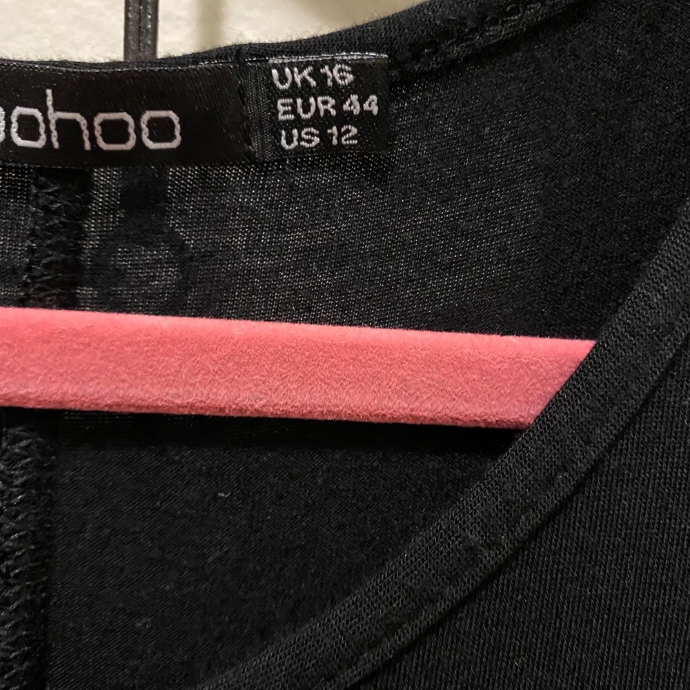 Women’s Tops - Picture 3 of 3